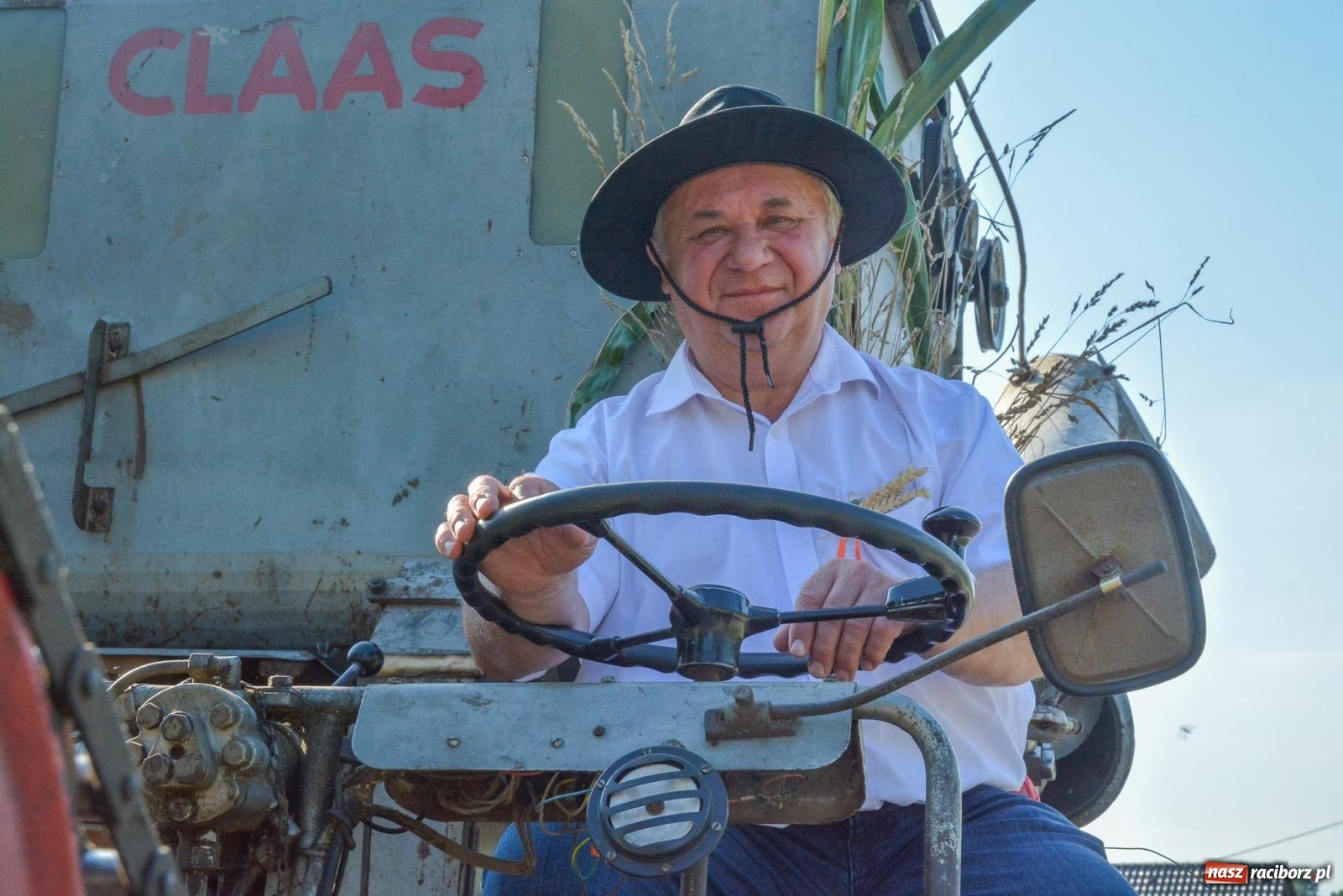 Zdjęcie w galerii na portalu naszraciborz.pl: Dobry futer, silne byki. Brzeźnica korowodem na parafialne dożynki [FOTO i WIDEO] wiadomości z regionu