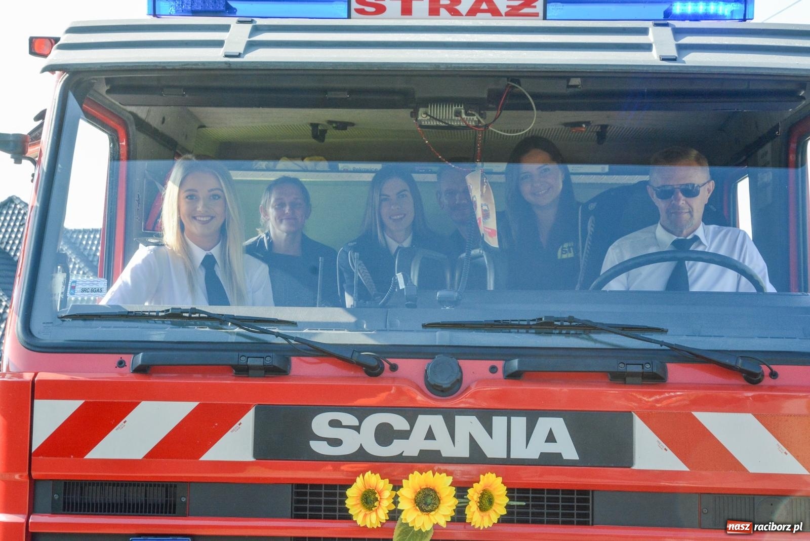 Zdjęcie w galerii na portalu naszraciborz.pl: Dobry futer, silne byki. Brzeźnica korowodem na parafialne dożynki [FOTO i WIDEO] wiadomości z regionu
