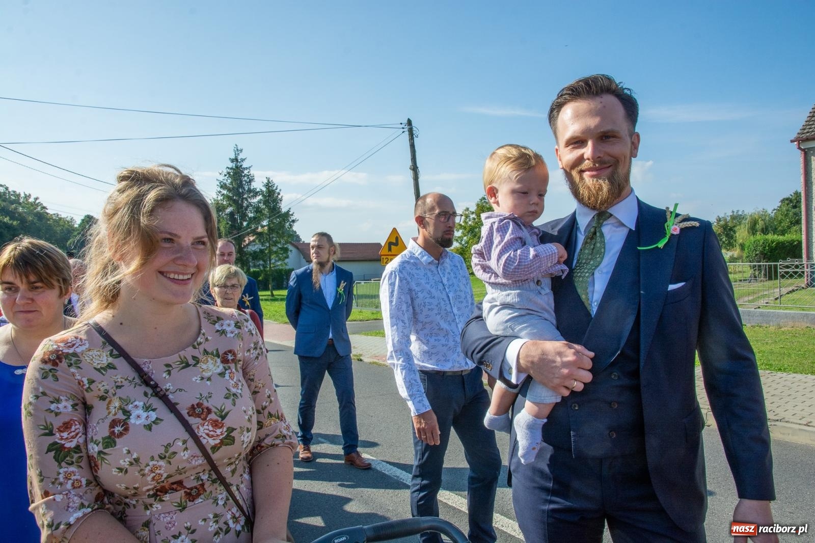 Zdjęcie w galerii na portalu naszraciborz.pl: Dobry futer, silne byki. Brzeźnica korowodem na parafialne dożynki [FOTO i WIDEO] wiadomości z regionu