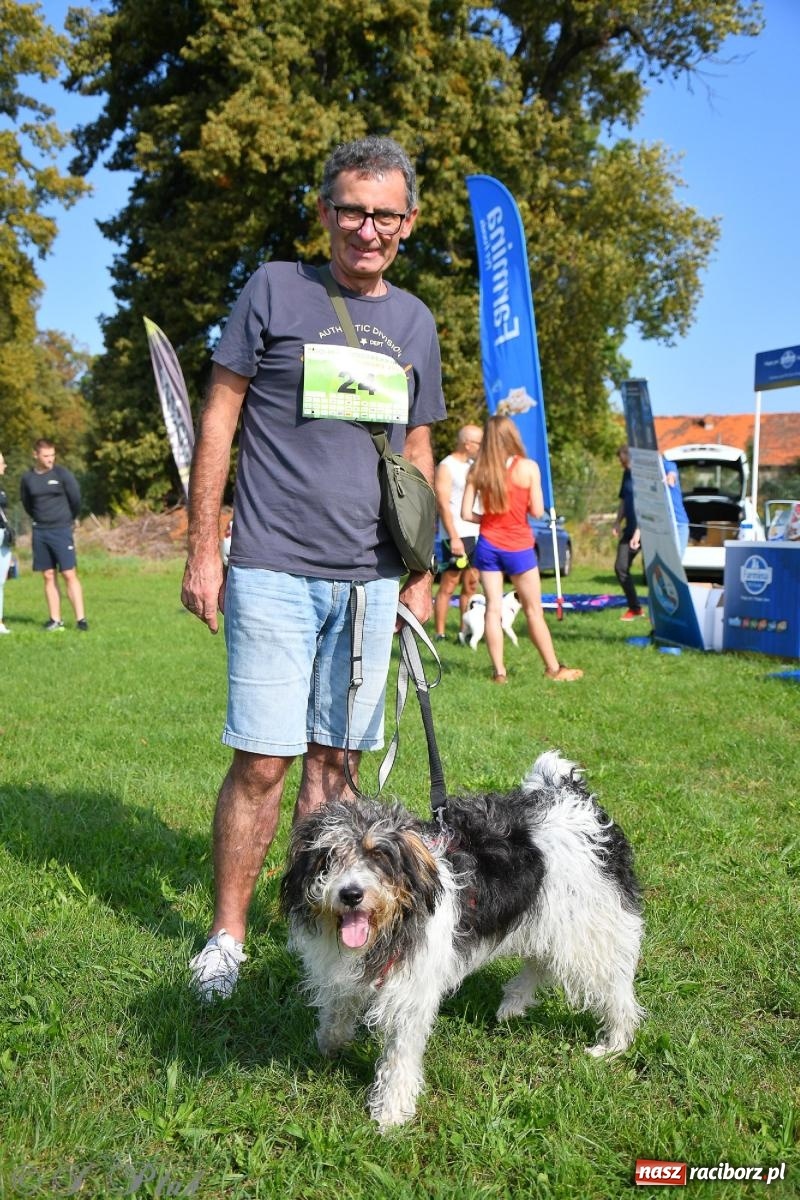 Zdjęcie w galerii na portalu naszraciborz.pl: Dogtrekking - charytatywny marsz z czworonogami [FOTO i WIDEO] wiadomości z regionu
