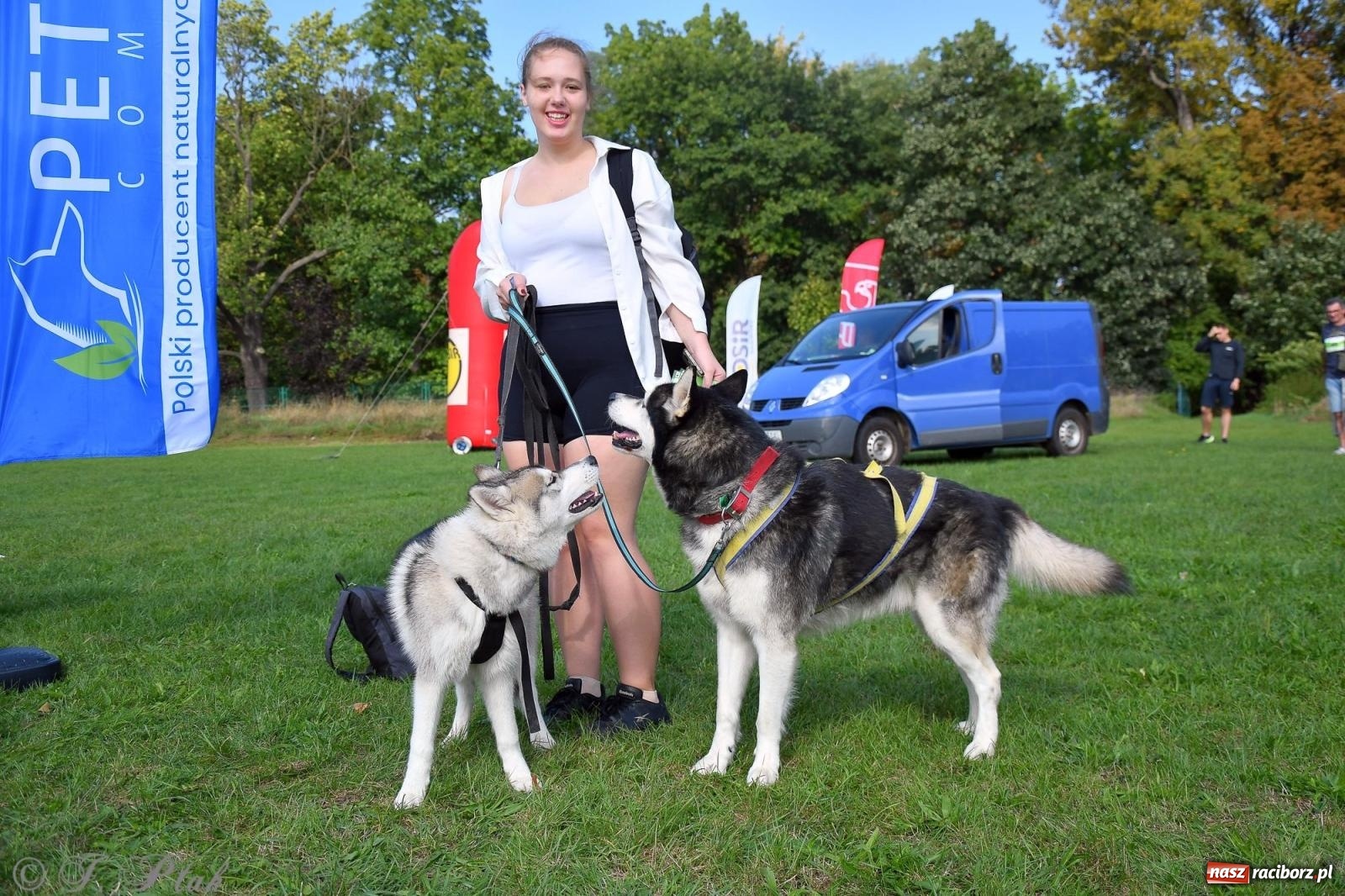 Zdjęcie w galerii na portalu naszraciborz.pl: Dogtrekking - charytatywny marsz z czworonogami [FOTO i WIDEO] wiadomości z regionu