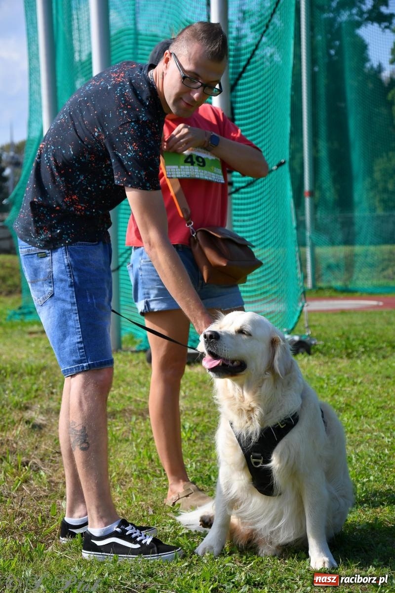 Zdjęcie w galerii na portalu naszraciborz.pl: Dogtrekking - charytatywny marsz z czworonogami [FOTO i WIDEO] wiadomości z regionu