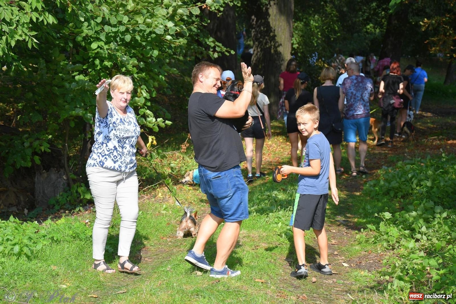 Zdjęcie w galerii na portalu naszraciborz.pl: Dogtrekking - charytatywny marsz z czworonogami [FOTO i WIDEO] wiadomości z regionu