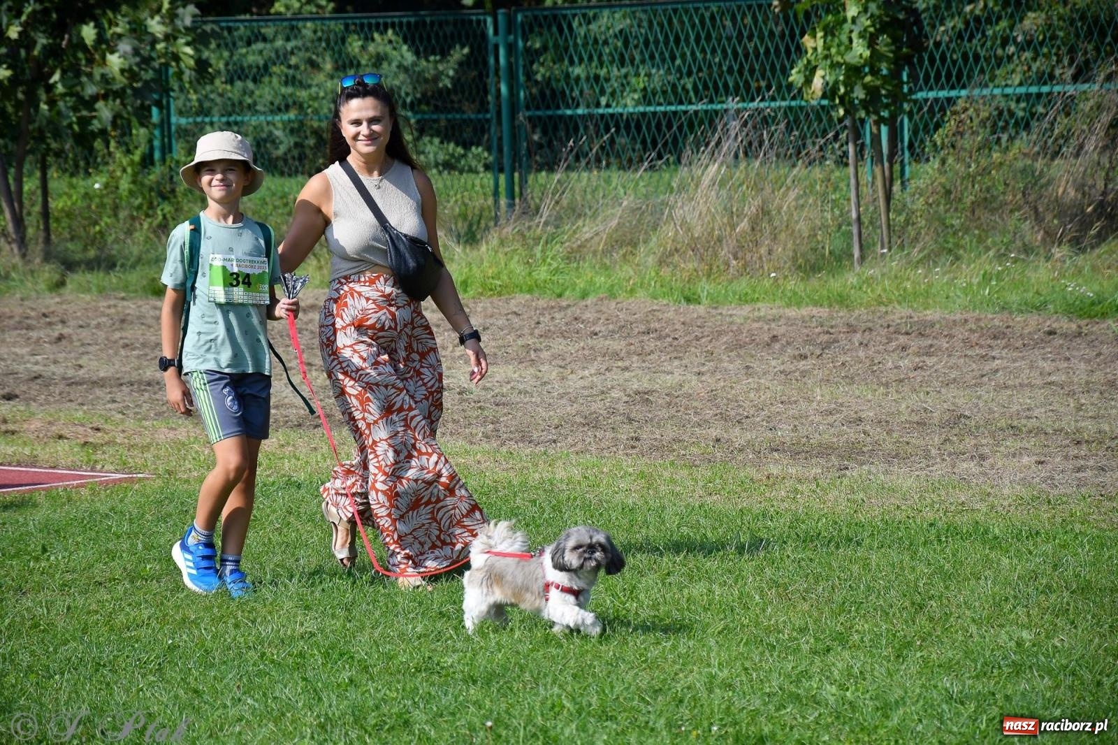 Zdjęcie w galerii na portalu naszraciborz.pl: Dogtrekking - charytatywny marsz z czworonogami [FOTO i WIDEO] wiadomości z regionu