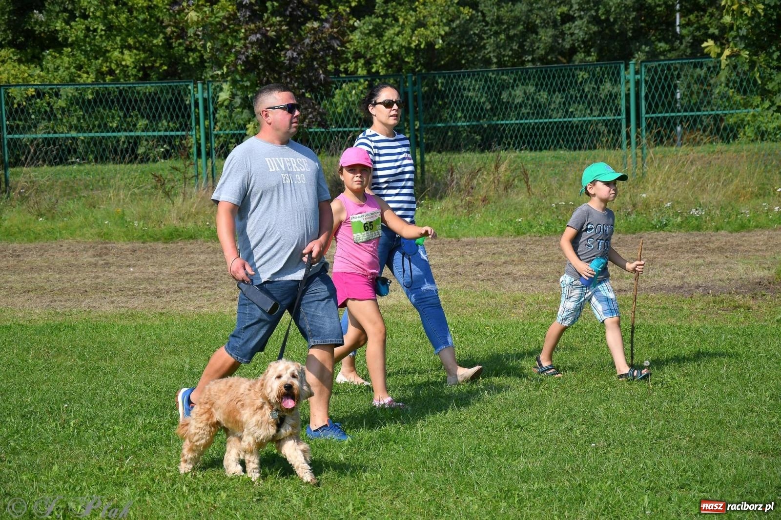 Zdjęcie w galerii na portalu naszraciborz.pl: Dogtrekking - charytatywny marsz z czworonogami [FOTO i WIDEO] wiadomości z regionu