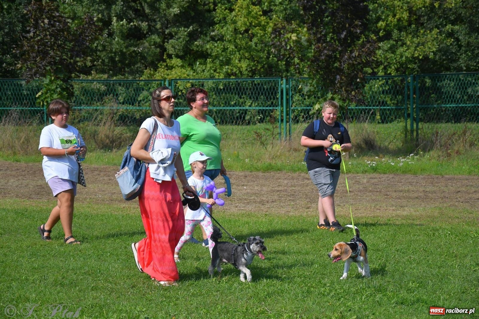 Zdjęcie w galerii na portalu naszraciborz.pl: Dogtrekking - charytatywny marsz z czworonogami [FOTO i WIDEO] wiadomości z regionu