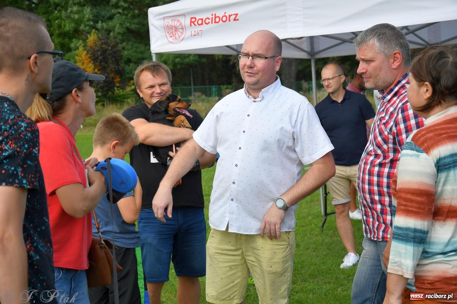 Zdjęcie w galerii na portalu naszraciborz.pl: Dogtrekking - charytatywny marsz z czworonogami [FOTO i WIDEO] wiadomości z regionu