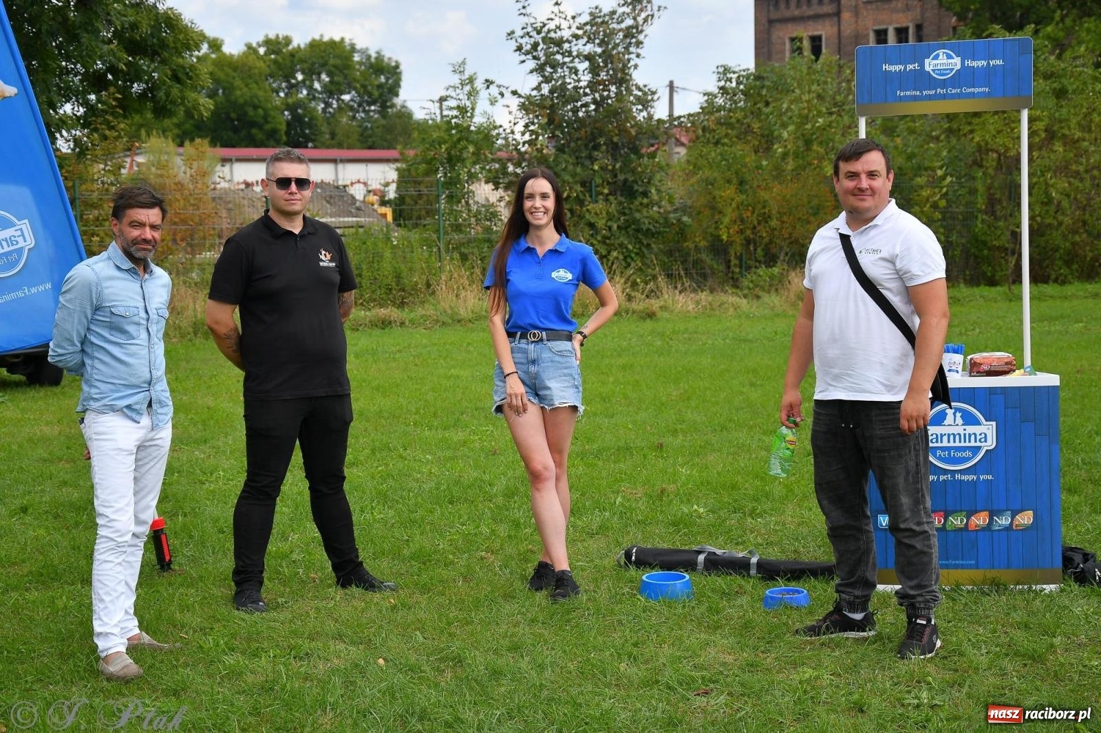 Zdjęcie w galerii na portalu naszraciborz.pl: Dogtrekking - charytatywny marsz z czworonogami [FOTO i WIDEO] wiadomości z regionu
