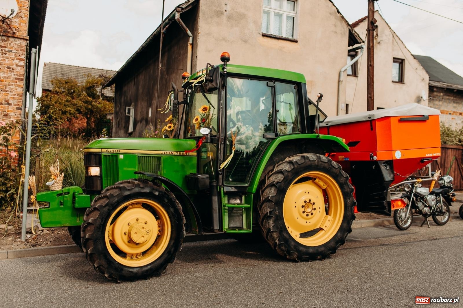 Zdjęcie w galerii na portalu naszraciborz.pl: Po trzech latach dożynki wróciły do Raciborza. Markowice gospodarzem [FOTO i WIDEO] wiadomości z regionu