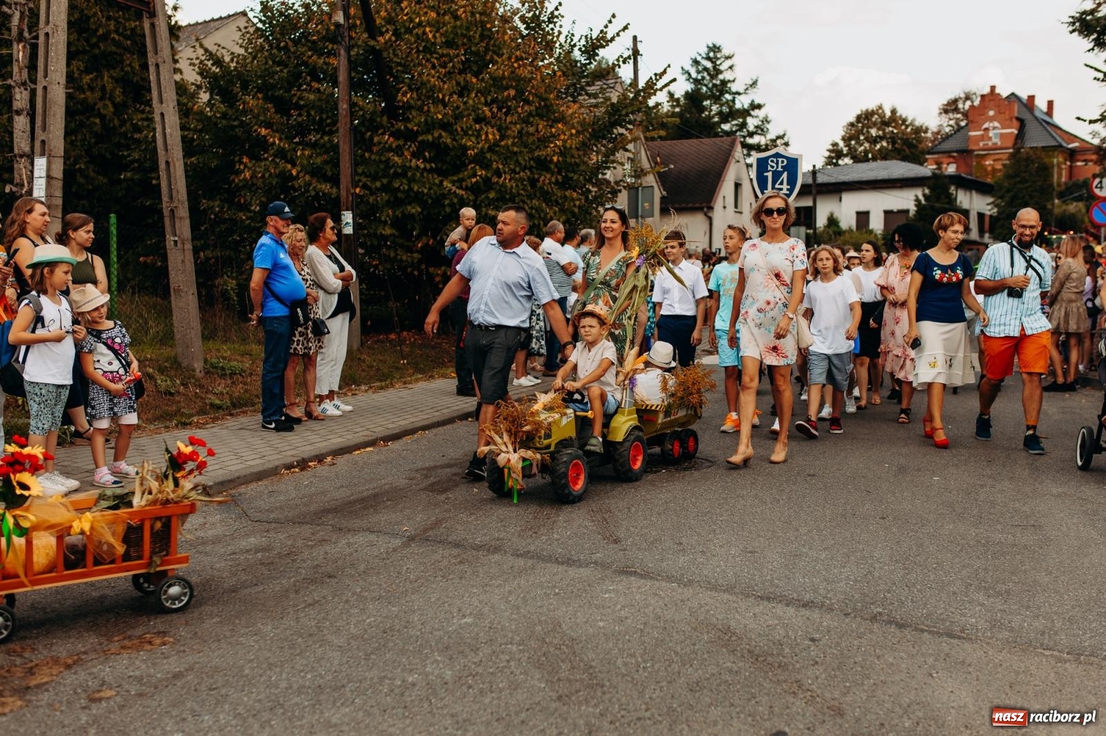 Zdjęcie w galerii na portalu naszraciborz.pl: Po trzech latach dożynki wróciły do Raciborza. Markowice gospodarzem [FOTO i WIDEO] wiadomości z regionu