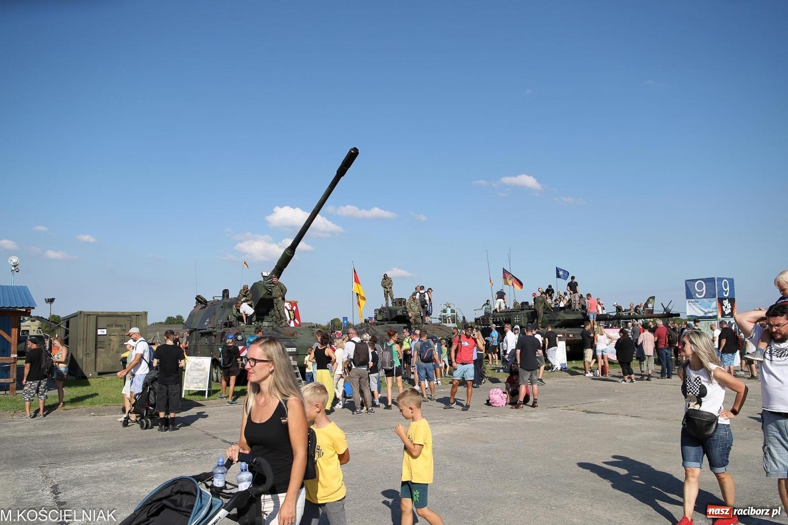 Zdjęcie w galerii na portalu naszraciborz.pl: Tysiące ludzi na Dniach NATO w Ostrawie. Polska specjalnym partnerem wydarzenia [FOTO] wiadomości z regionu
