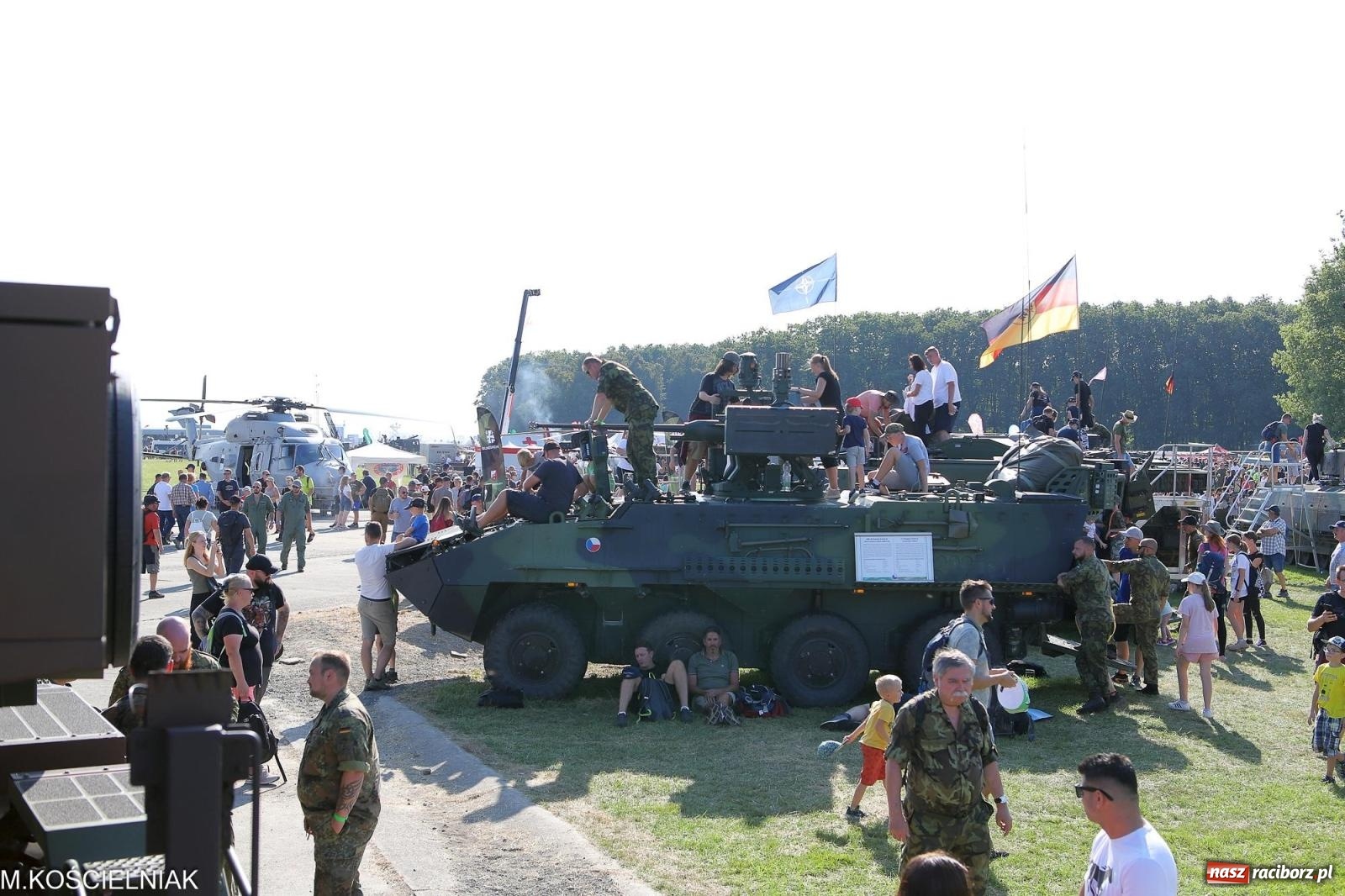 Zdjęcie w galerii na portalu naszraciborz.pl: Tysiące ludzi na Dniach NATO w Ostrawie. Polska specjalnym partnerem wydarzenia [FOTO] wiadomości z regionu