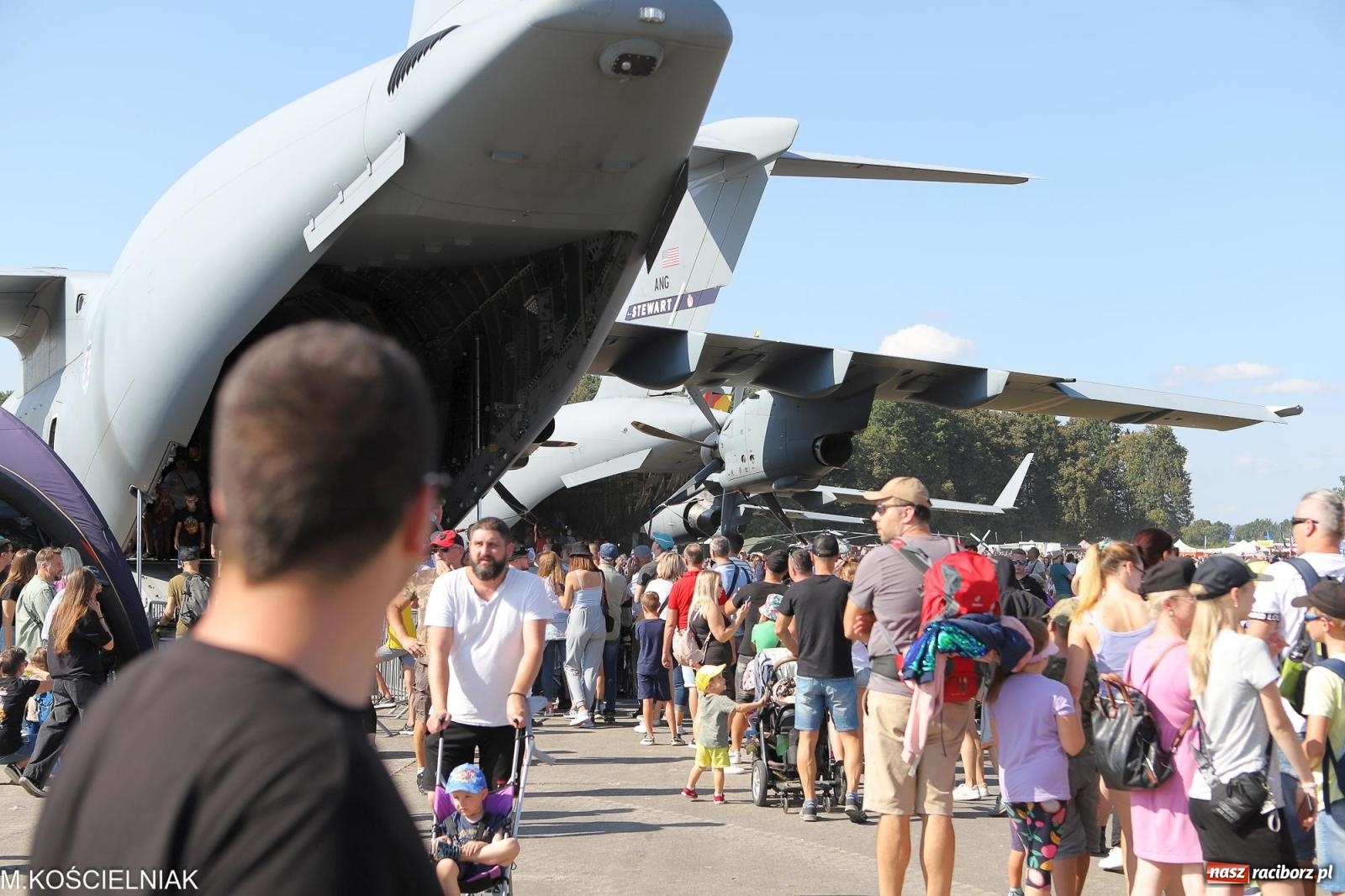 Zdjęcie w galerii na portalu naszraciborz.pl: Tysiące ludzi na Dniach NATO w Ostrawie. Polska specjalnym partnerem wydarzenia [FOTO] wiadomości z regionu