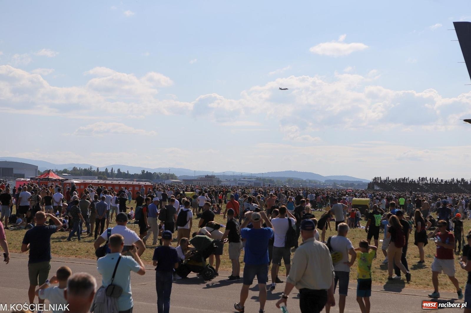 Zdjęcie w galerii na portalu naszraciborz.pl: Tysiące ludzi na Dniach NATO w Ostrawie. Polska specjalnym partnerem wydarzenia [FOTO] wiadomości z regionu