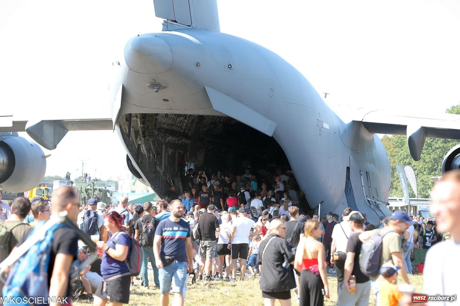 Zdjęcie w galerii na portalu naszraciborz.pl: Tysiące ludzi na Dniach NATO w Ostrawie. Polska specjalnym partnerem wydarzenia [FOTO] wiadomości z regionu