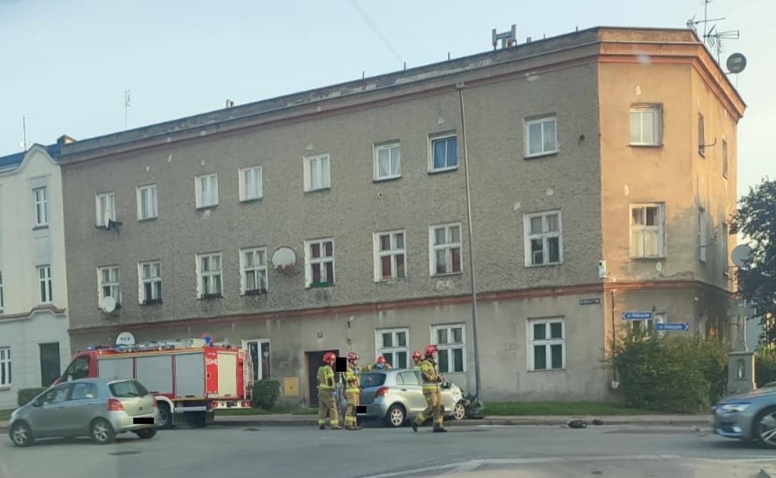 Zdjęcie w galerii na portalu naszraciborz.pl: Zderzenie przy mleczarni. Potrącenie na Jana Pawła II. Za kierownicą 72-latka wiadomości z regionu