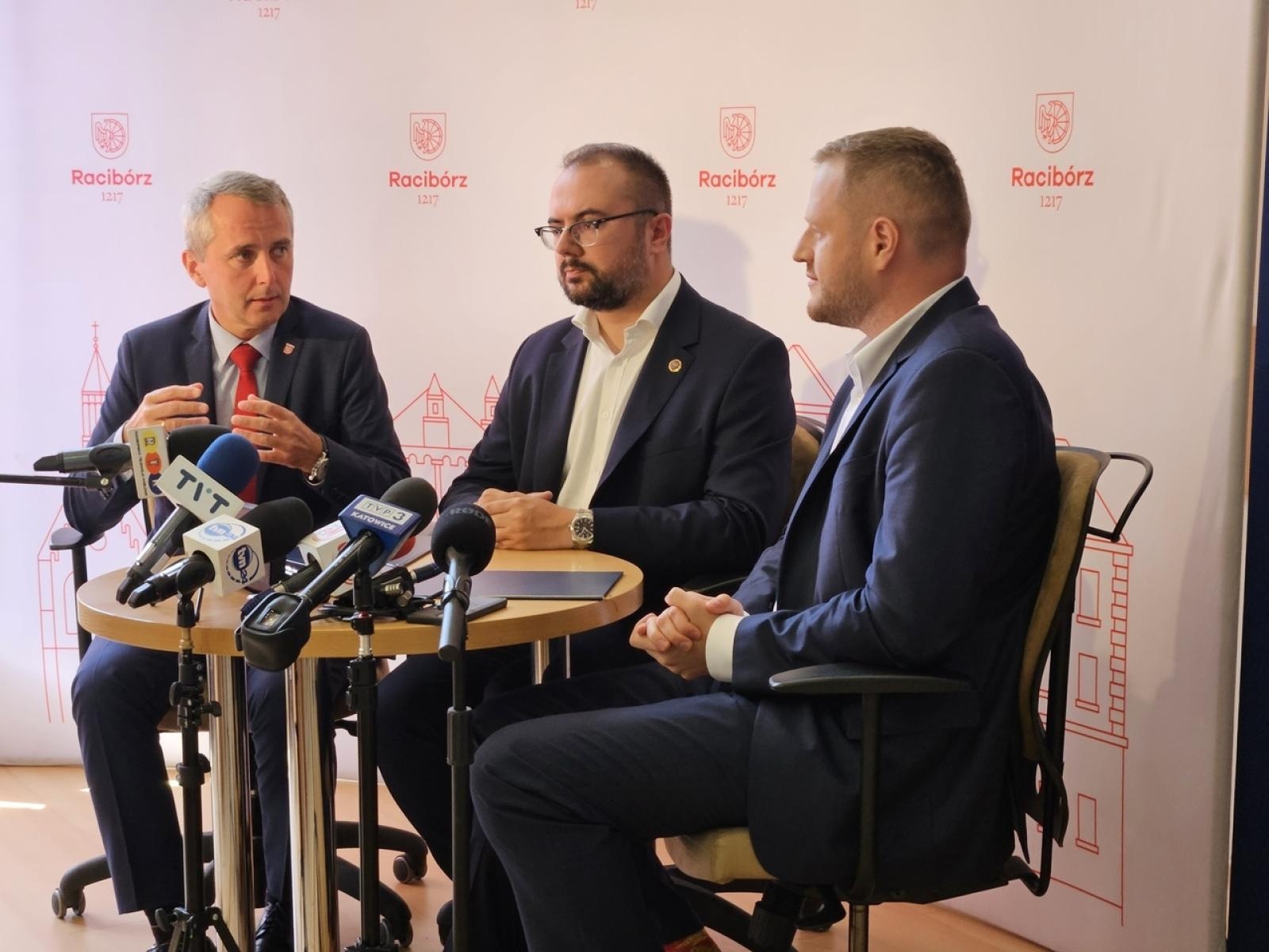 Zdjęcie w galerii na portalu naszraciborz.pl: Racibórz jako pierwsze śląskie miasto dołącza do mObywatela wiadomości z regionu