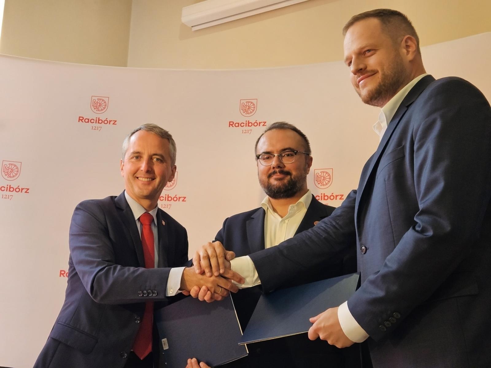 Zdjęcie w galerii na portalu naszraciborz.pl: Racibórz jako pierwsze śląskie miasto dołącza do mObywatela wiadomości z regionu