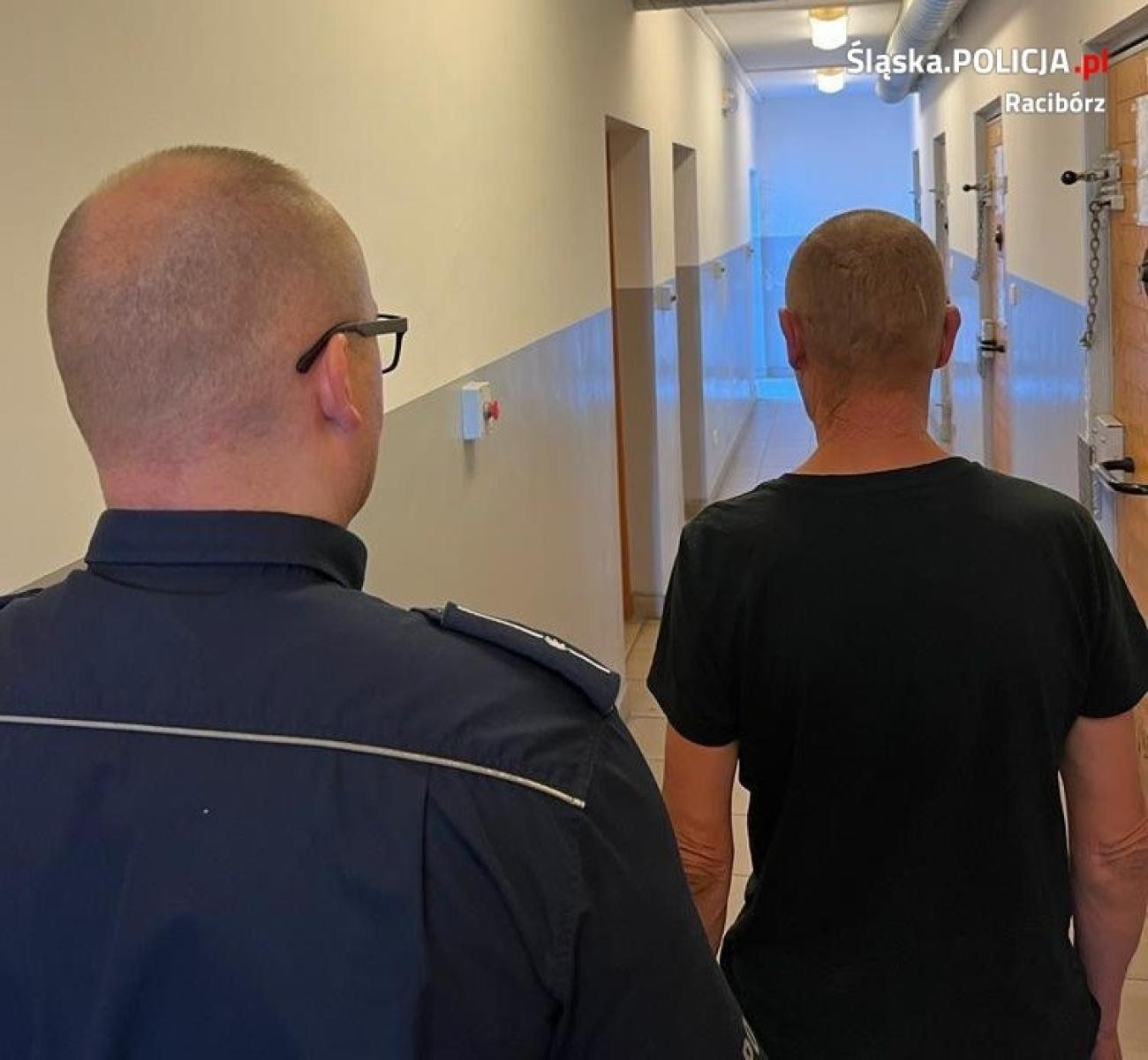 Zdjęcie w galerii na portalu naszraciborz.pl: Zabrali dwie kosy i wrócili po telewizor. Sprawcy włamania na dwie raty w rękach policji wiadomości z regionu