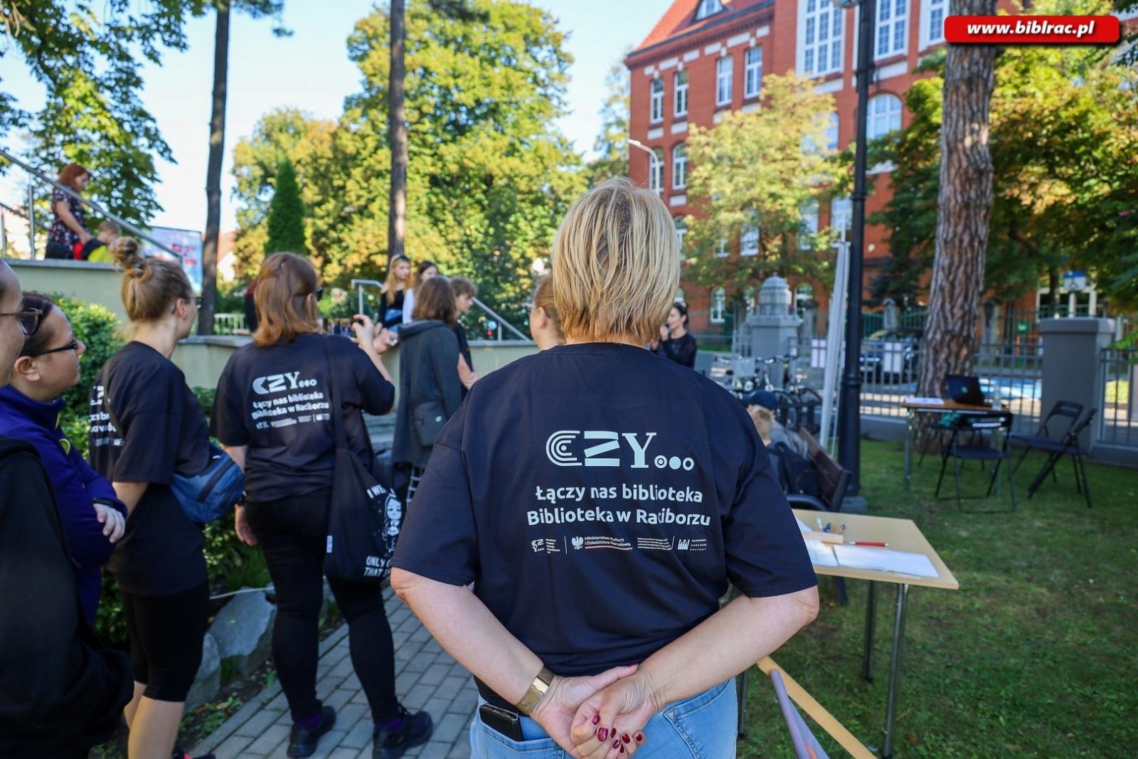 Zdjęcie w galerii na portalu naszraciborz.pl: Kraina Cienia – premiera bibliotecznej gry mobilnej wiadomości z regionu