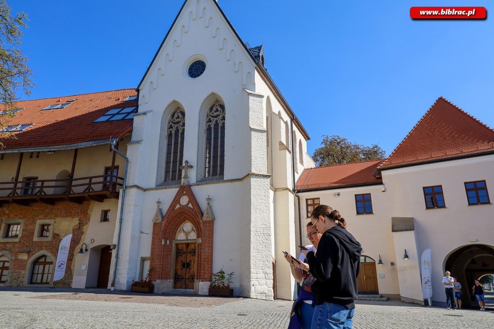 Zdjęcie w galerii na portalu naszraciborz.pl: Kraina Cienia – premiera bibliotecznej gry mobilnej wiadomości z regionu