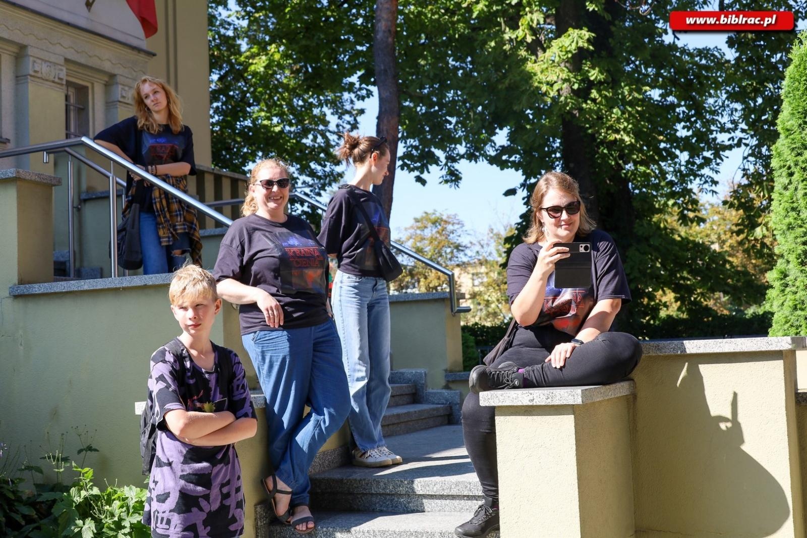 Zdjęcie w galerii na portalu naszraciborz.pl: Kraina Cienia – premiera bibliotecznej gry mobilnej wiadomości z regionu