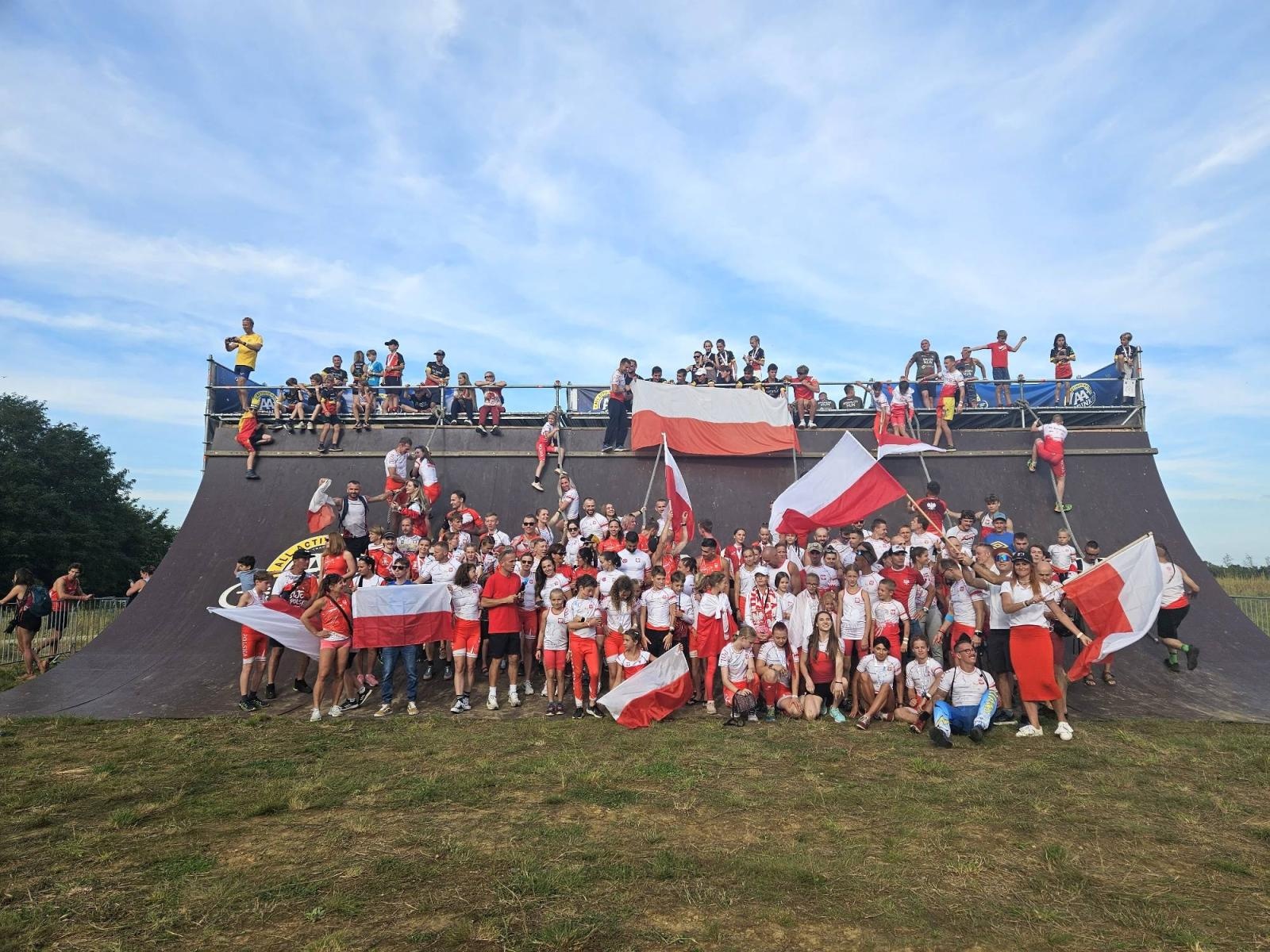 Zdjęcie w galerii na portalu naszraciborz.pl: Raciborki wróciły z Belgii. Mielnik w ćwierćfinale wiadomości z regionu