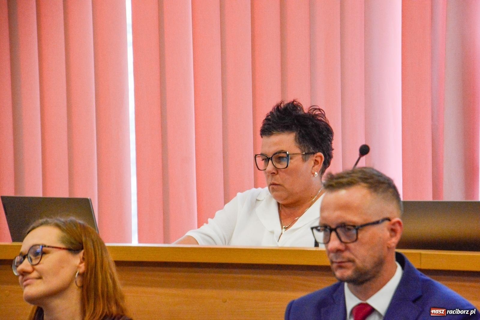Zdjęcie w galerii na portalu naszraciborz.pl: Radna dopięła swego. Szykana zniknie z drogi wiadomości z regionu
