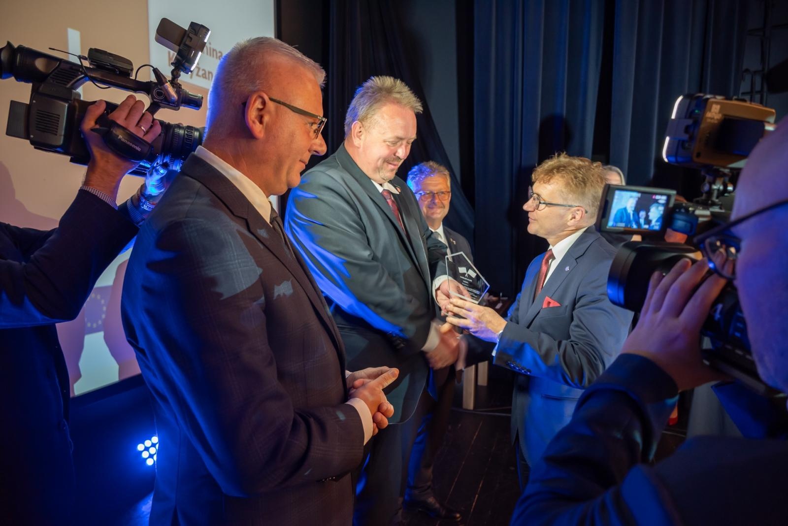 Zdjęcie w galerii na portalu naszraciborz.pl: Gala Funduszu Mikroprojektów Euroregionu Silesia w Boguminie wiadomości z regionu