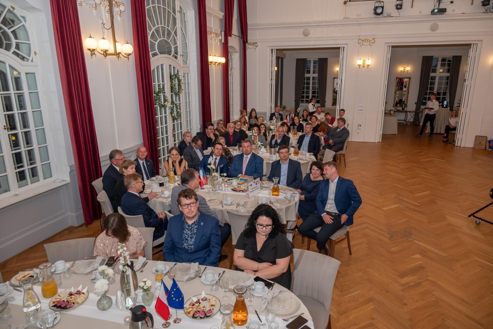 Zdjęcie w galerii na portalu naszraciborz.pl: Gala Funduszu Mikroprojektów Euroregionu Silesia w Boguminie wiadomości z regionu