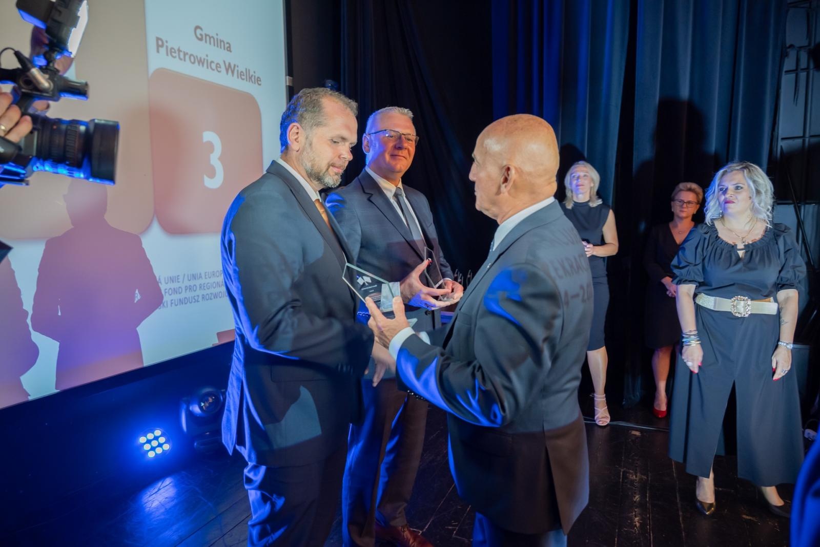 Zdjęcie w galerii na portalu naszraciborz.pl: Gala Funduszu Mikroprojektów Euroregionu Silesia w Boguminie wiadomości z regionu