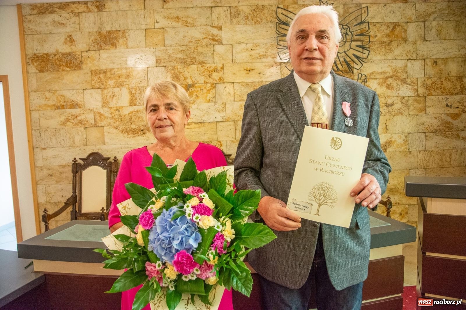 Zdjęcie w galerii na portalu naszraciborz.pl: Złote gody w Raciborzu. Świętuje siedem par [FOTO i WIDEO] wiadomości z regionu