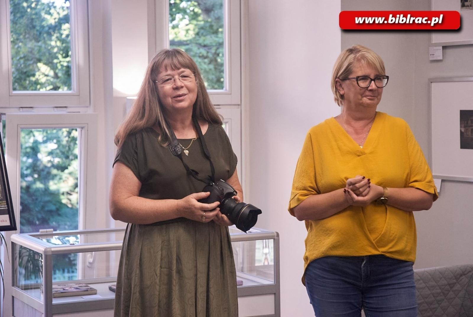 Zdjęcie w galerii na portalu naszraciborz.pl: Wernisaż wystawy dyplomów artystycznych 2023 w Galerii Gawra! wiadomości z regionu