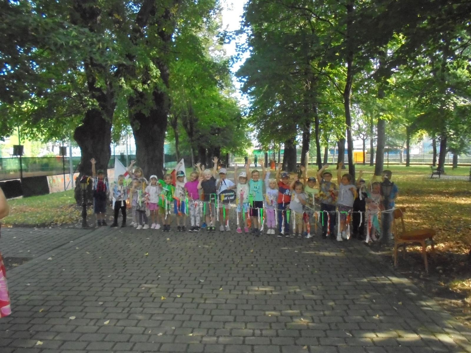 Zdjęcie w galerii na portalu naszraciborz.pl: Biedronki z Dwunastki na tenisowym korcie wiadomości z regionu