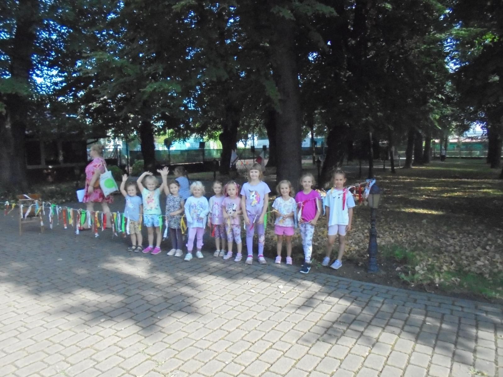 Zdjęcie w galerii na portalu naszraciborz.pl: Biedronki z Dwunastki na tenisowym korcie wiadomości z regionu