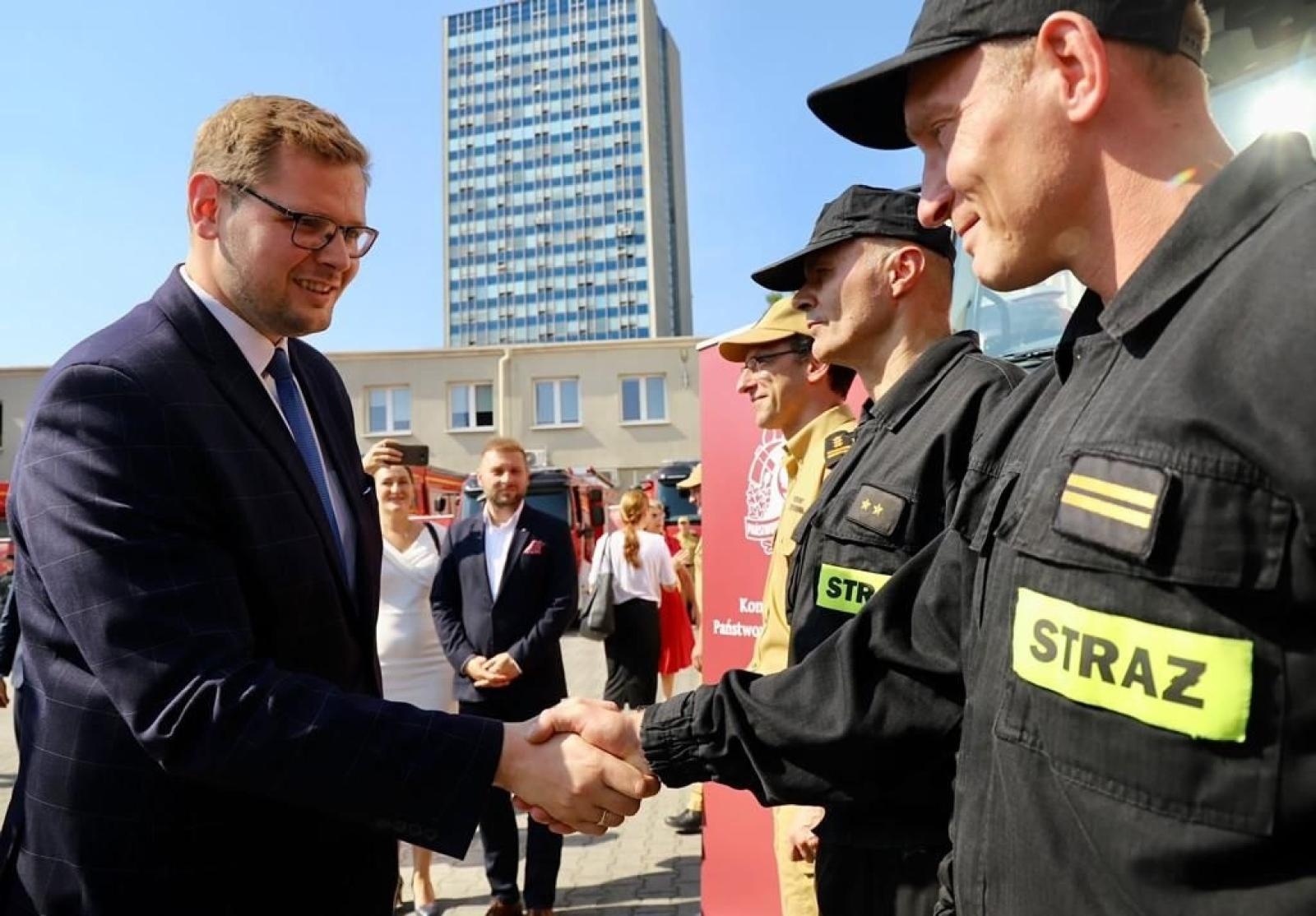 Zdjęcie w galerii na portalu naszraciborz.pl: W Katowicach pokazano, jak ma wyglądać nowa komenda raciborskiej straży pożarnej wiadomości z regionu