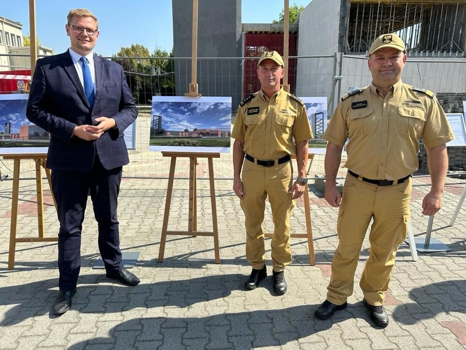 Zdjęcie w galerii na portalu naszraciborz.pl: W Katowicach pokazano, jak ma wyglądać nowa komenda raciborskiej straży pożarnej wiadomości z regionu
