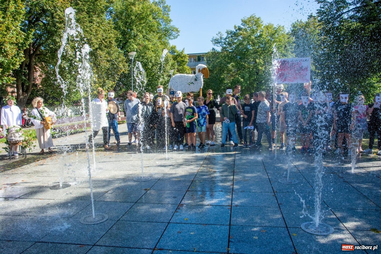Zdjęcie w galerii na portalu naszraciborz.pl: Ruszył III Ogólnopolski Festiwal Teatralny OFF-ka [FOTO i WIDEO] wiadomości z regionu
