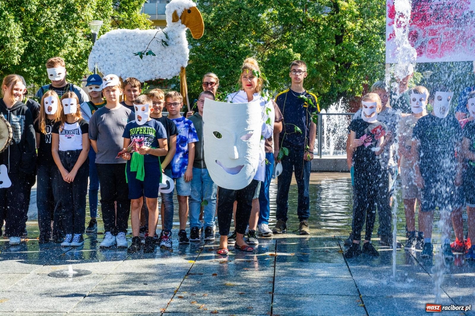 Zdjęcie w galerii na portalu naszraciborz.pl: Ruszył III Ogólnopolski Festiwal Teatralny OFF-ka [FOTO i WIDEO] wiadomości z regionu