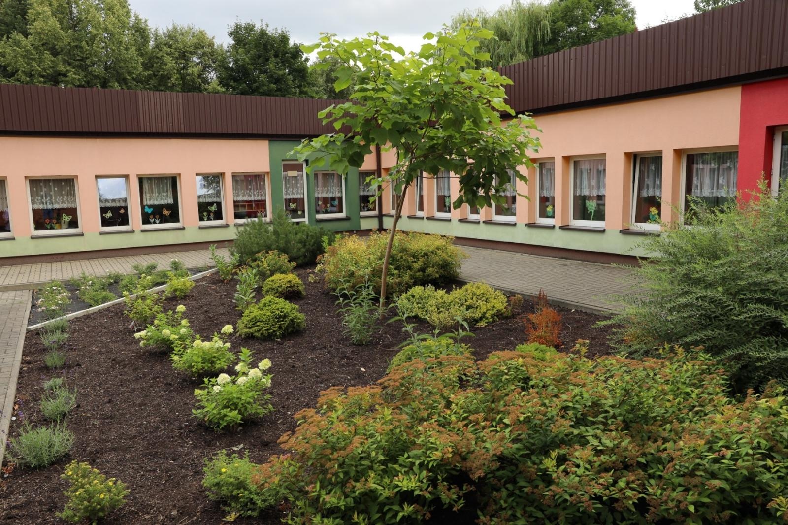 Zdjęcie w galerii na portalu naszraciborz.pl: Ogród przy miejscu pracy - laureaci konkursu Zielono Mi wiadomości z regionu