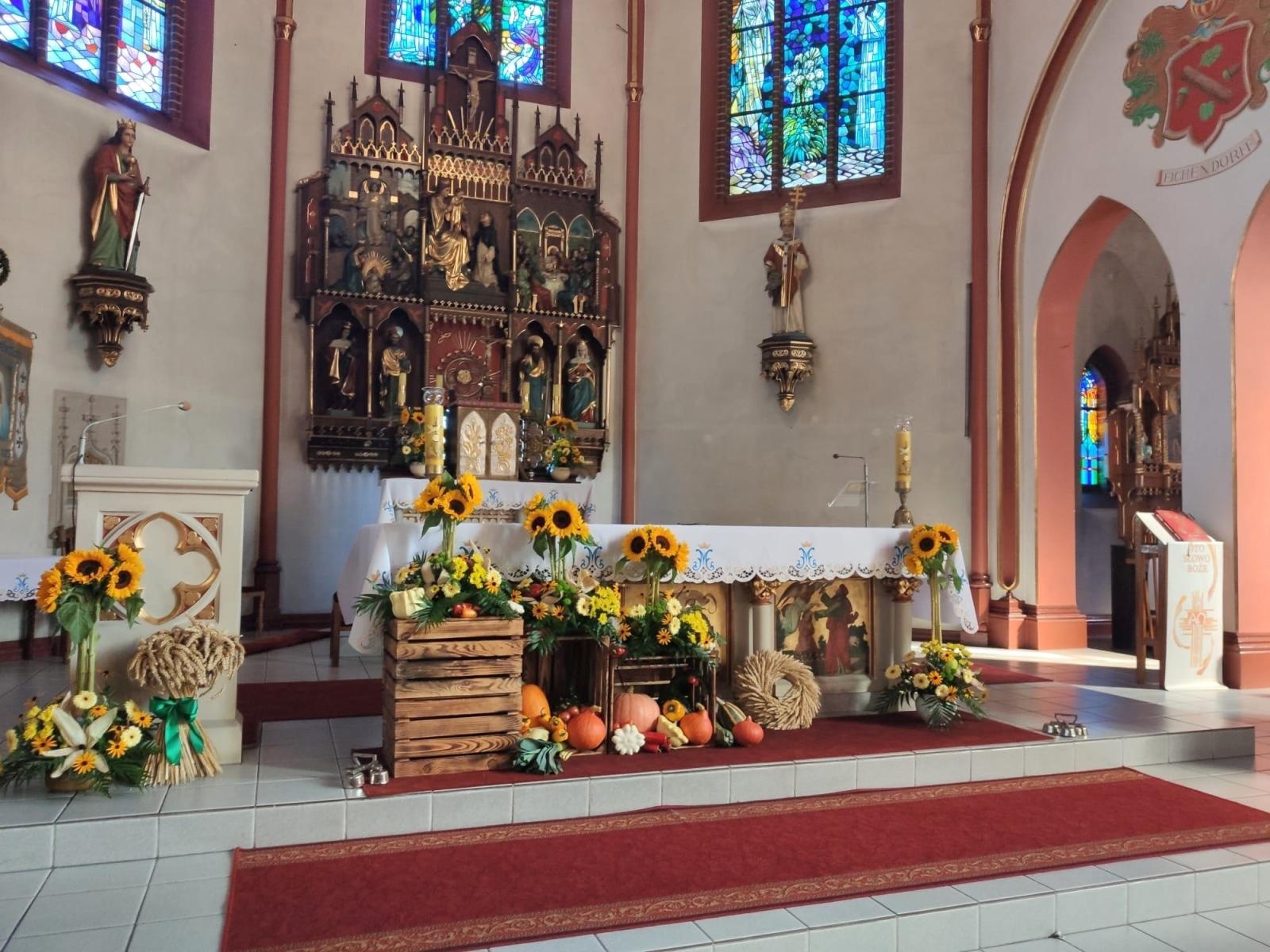 Zdjęcie w galerii na portalu naszraciborz.pl: Niedziela w Łubowicach pełna wrażeń – migawki z dożynek parafialnych wiadomości z regionu