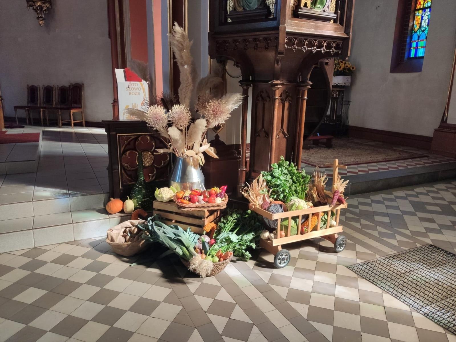 Zdjęcie w galerii na portalu naszraciborz.pl: Niedziela w Łubowicach pełna wrażeń – migawki z dożynek parafialnych wiadomości z regionu