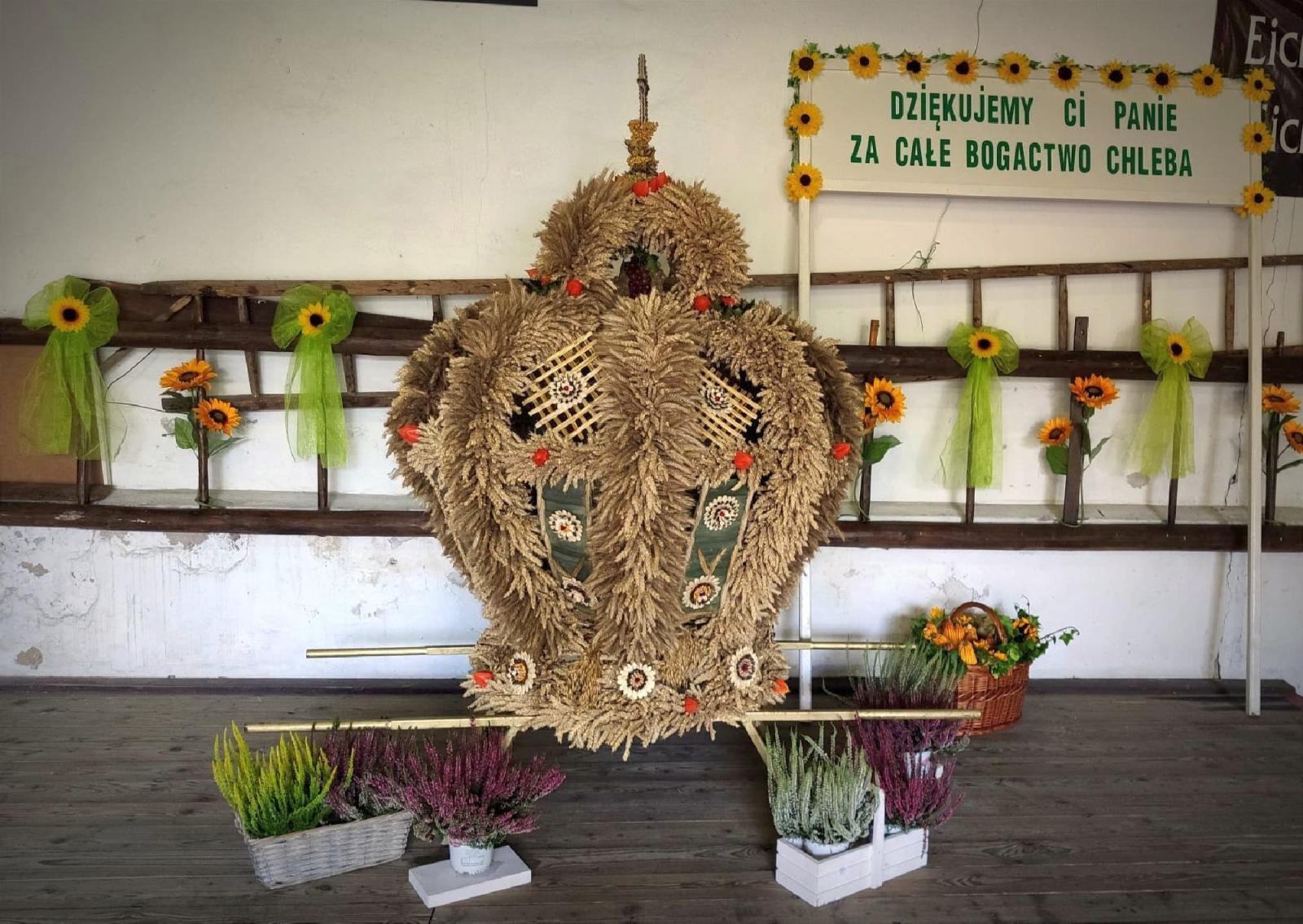 Zdjęcie w galerii na portalu naszraciborz.pl: Niedziela w Łubowicach pełna wrażeń – migawki z dożynek parafialnych wiadomości z regionu