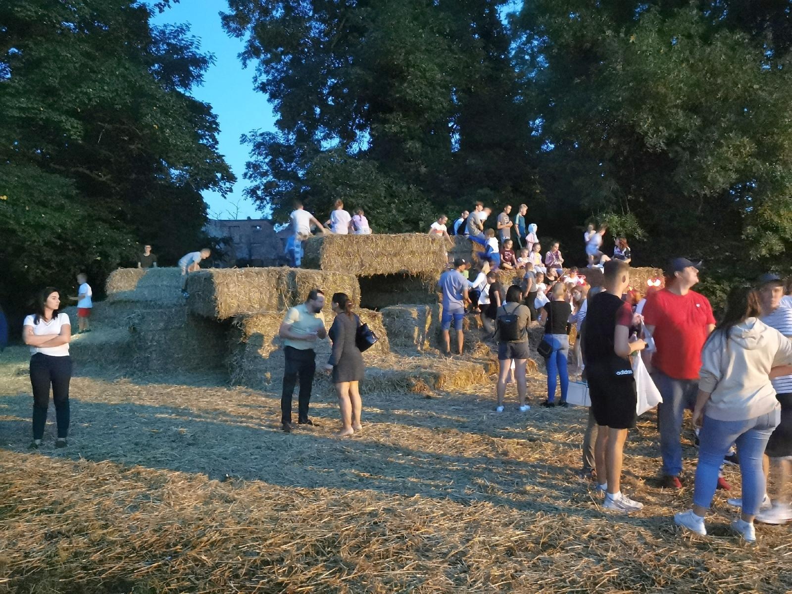 Zdjęcie w galerii na portalu naszraciborz.pl: Niedziela w Łubowicach pełna wrażeń – migawki z dożynek parafialnych wiadomości z regionu