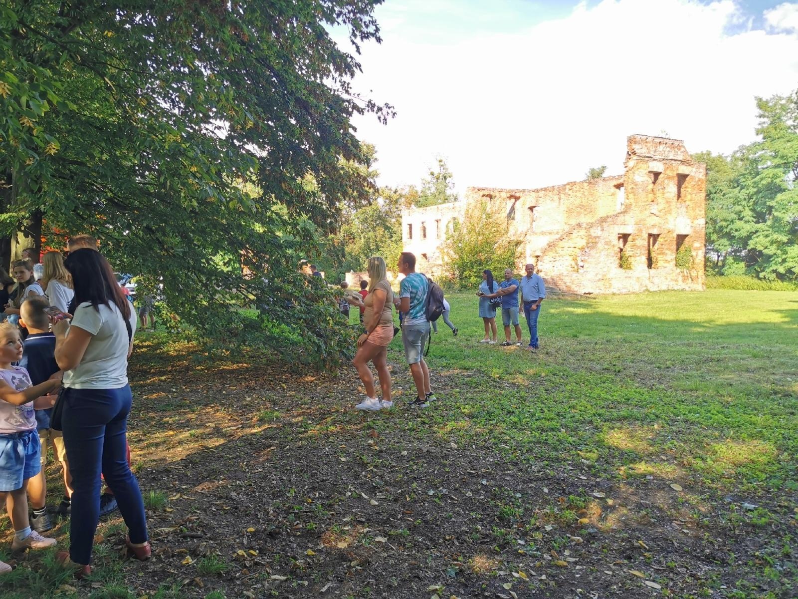 Zdjęcie w galerii na portalu naszraciborz.pl: Niedziela w Łubowicach pełna wrażeń – migawki z dożynek parafialnych wiadomości z regionu