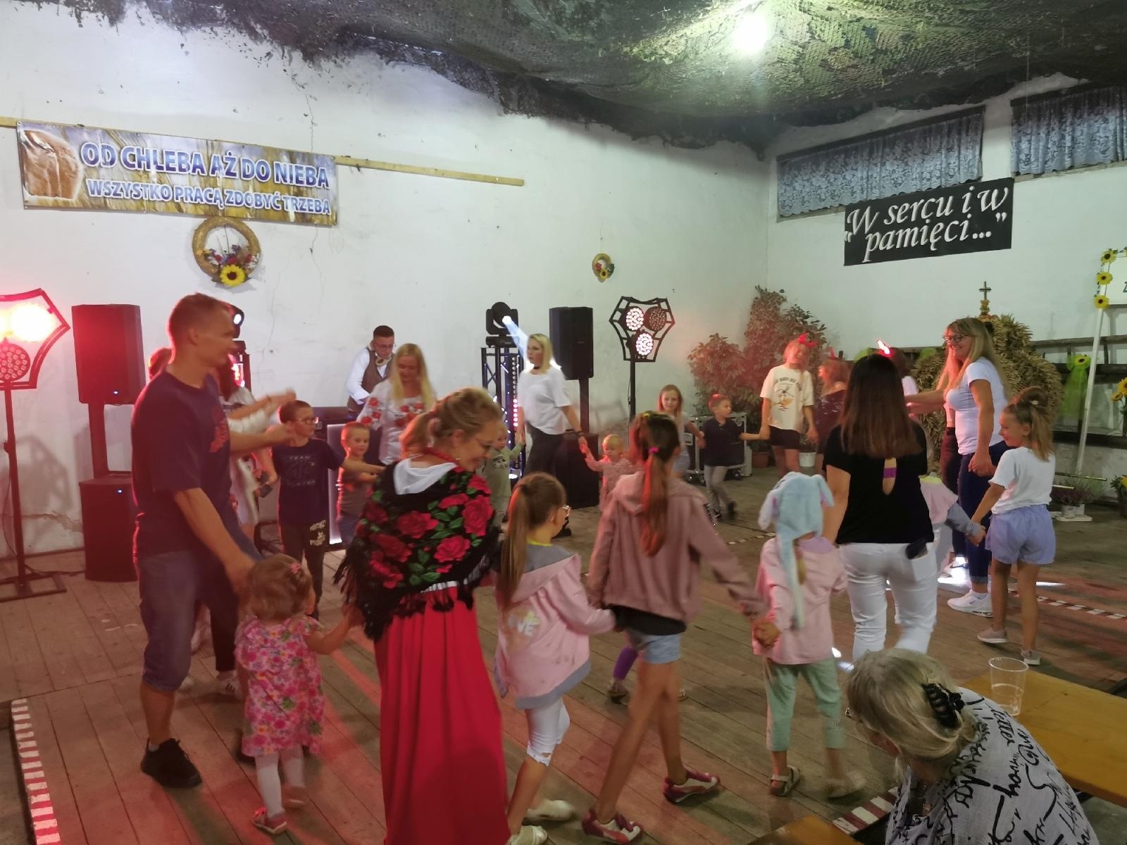 Zdjęcie w galerii na portalu naszraciborz.pl: Niedziela w Łubowicach pełna wrażeń – migawki z dożynek parafialnych wiadomości z regionu