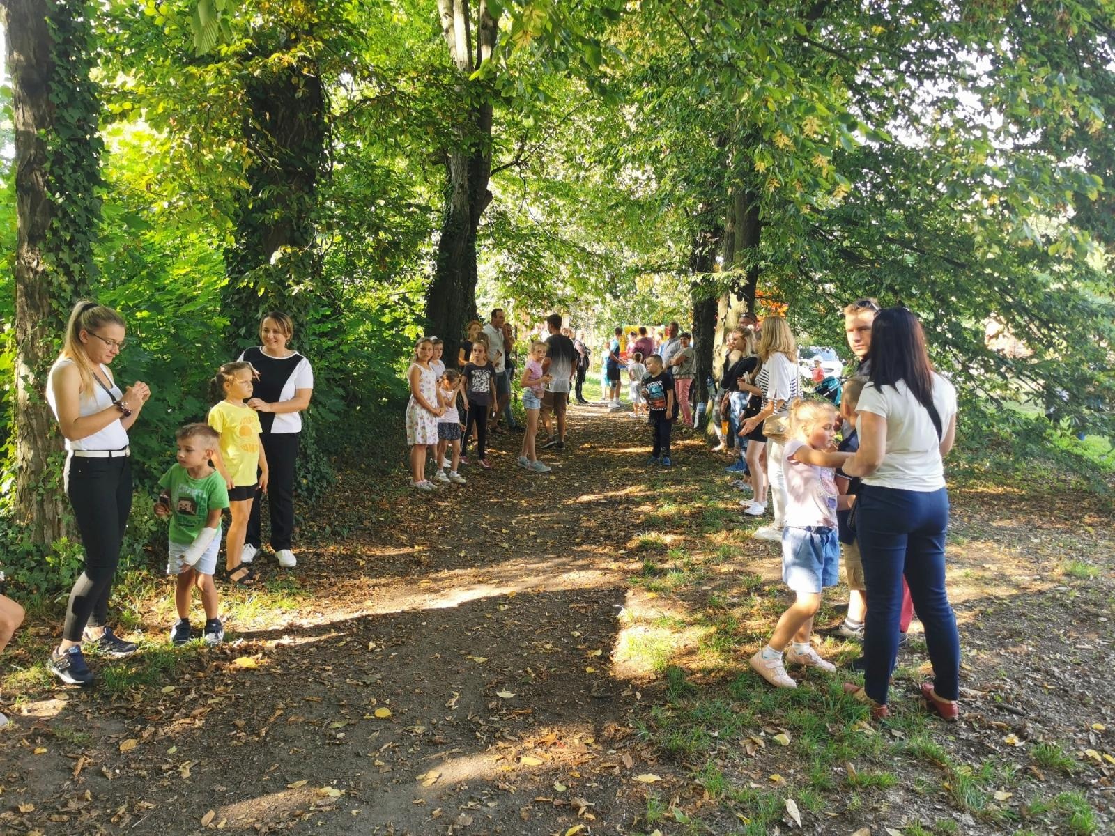 Zdjęcie w galerii na portalu naszraciborz.pl: Niedziela w Łubowicach pełna wrażeń – migawki z dożynek parafialnych wiadomości z regionu