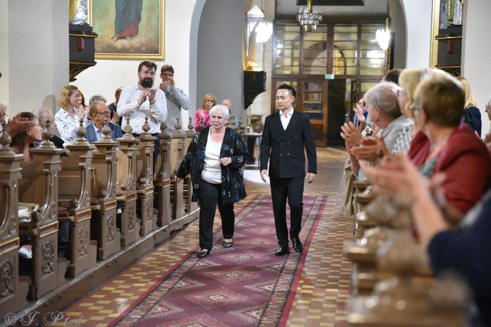 Zdjęcie w galerii na portalu naszraciborz.pl: Tianji Liu i Ewa Bąk na Dniach Muzyki Organowej w Raciborzu wiadomości z regionu