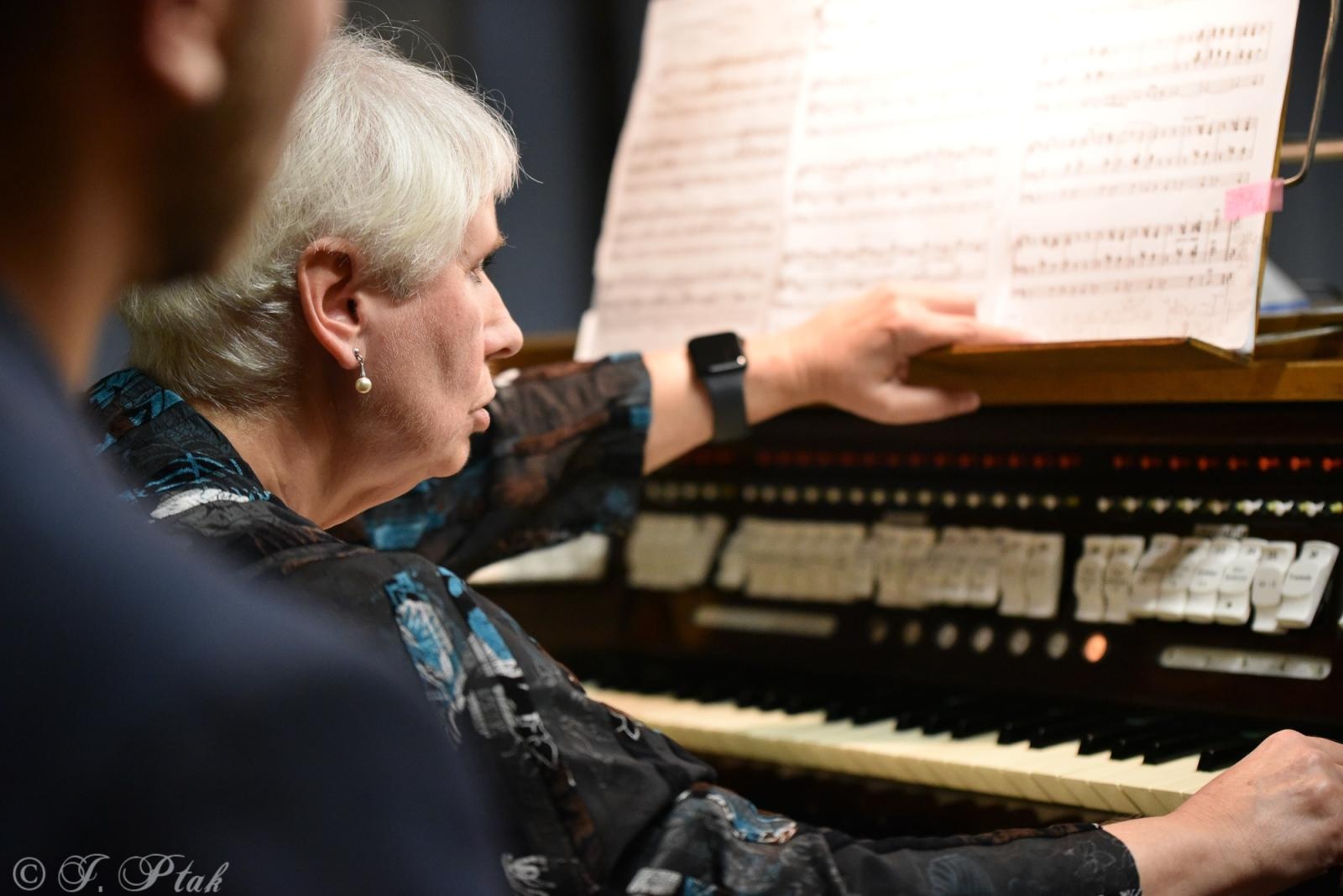 Zdjęcie w galerii na portalu naszraciborz.pl: Tianji Liu i Ewa Bąk na Dniach Muzyki Organowej w Raciborzu wiadomości z regionu