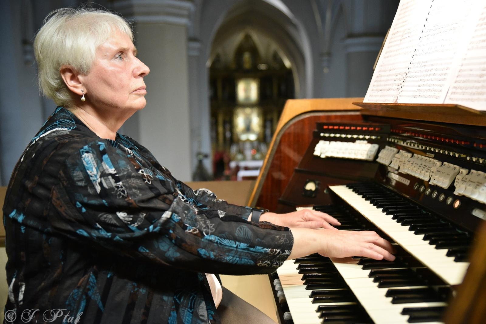 Zdjęcie w galerii na portalu naszraciborz.pl: Tianji Liu i Ewa Bąk na Dniach Muzyki Organowej w Raciborzu wiadomości z regionu